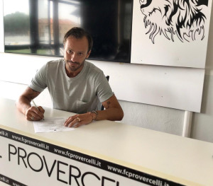 Gilardino firma contratto