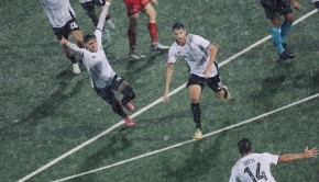 Luca Coccolo esulta per il gol (Foto F.C. Pro Vercelli 1892)