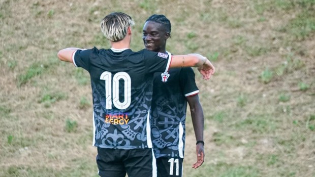 Mattia Rutigliano e Asane Sow (Foto F.C. Pro Vercelli 1892)