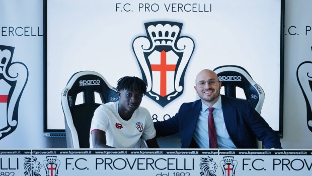 Ouseynou Sow e Filomeno Rocco Fimmanò (Foto F.C. Pro Vercelli 1892)